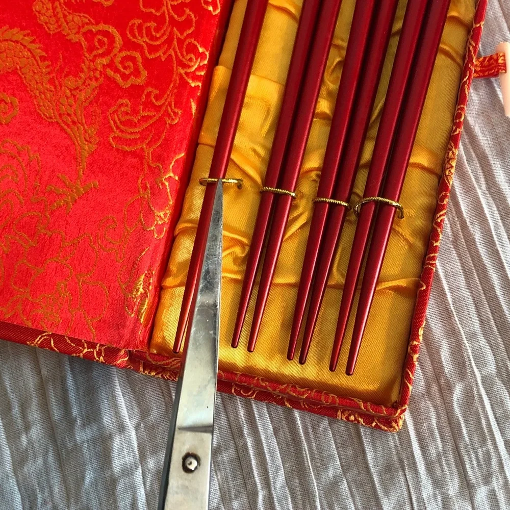 Chinese Scenery CHOPSTICKS set of 3 in red & gold serpent dragons storage box